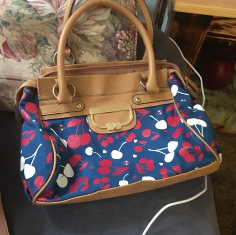 Xoxo purse
